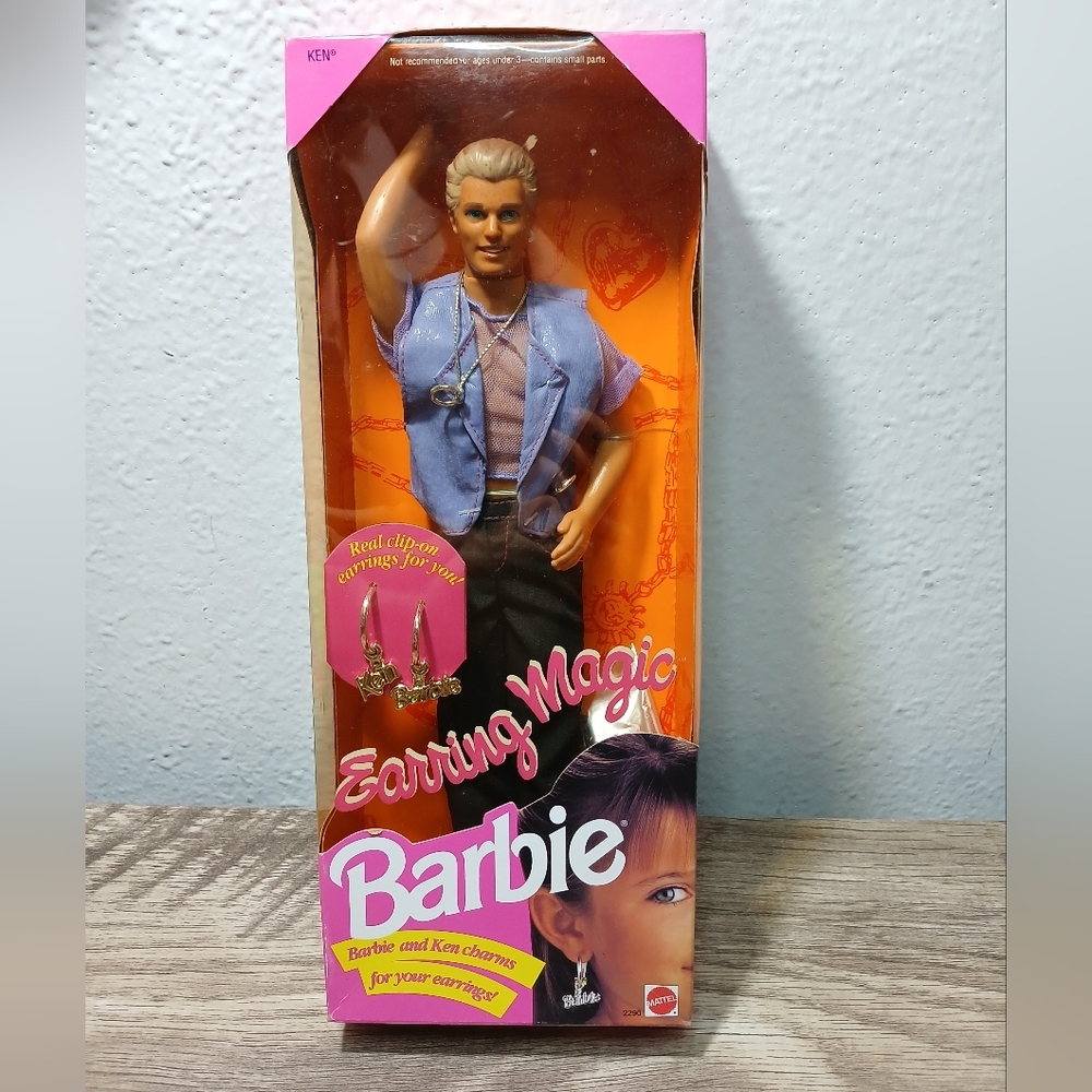 Vintage Barbie 1992 Earring Magic Ken Doll #2290 Mattel brand new